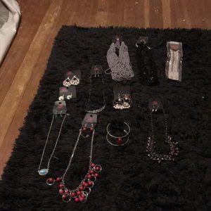 Paparazzi jewelry brand new never worn